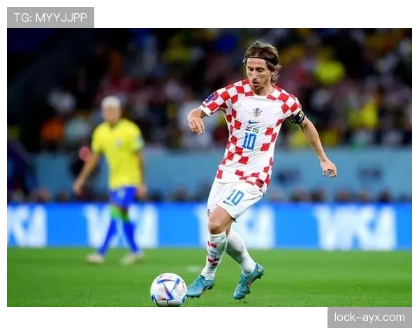 莫德里奇关键助攻助克罗地亚取胜，团队协作与团结精神闪耀赛场